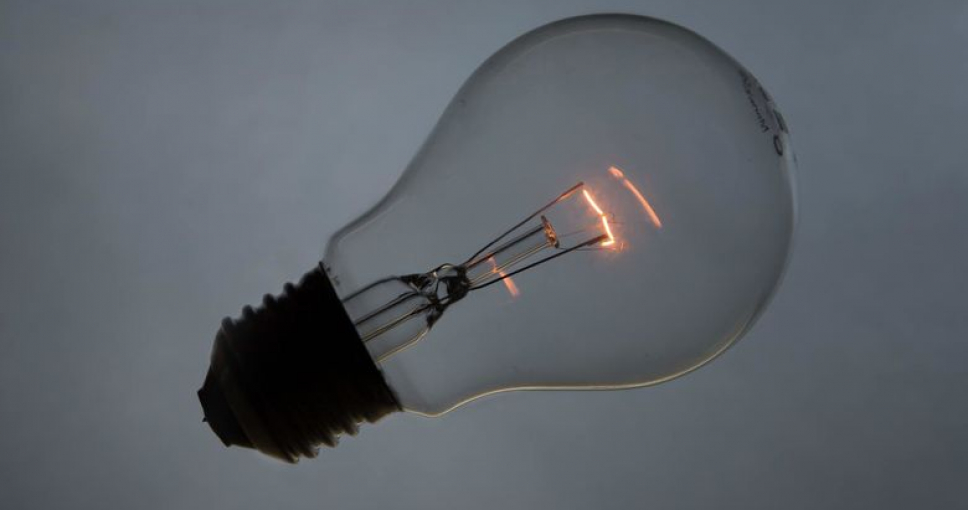 Conta de luz ficará mais cara em maio: veja dicas para economizar